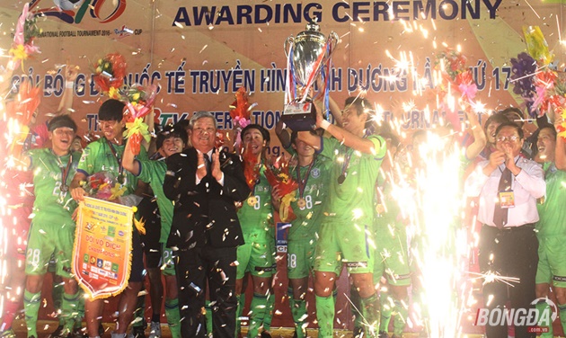 Ảnh bài viết Thua đau giây cuối, SHB Đà Nẵng mất ngôi vô địch BTV Cup 2016