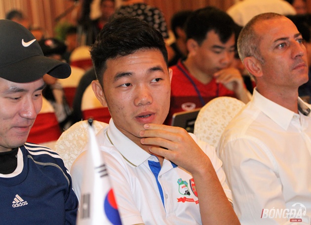 Ảnh bài viết Lương Xuân Trường: “Chưa nghĩ đến danh hiệu Quả Bóng Vàng”
