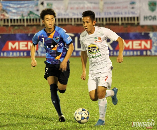 Thi đấu trên chân đối thủ nhưng U21 HAGL vẫn trở thành cựu vương khi thua U21 Yokohama 2-3 trên chấm 11m. Ảnh: Đình Viên.