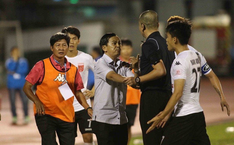 Ảnh bài viết Chủ tịch CLB Long An từ chức, Bộ VH-TT& DL gửi công văn chấn chỉnh V-League