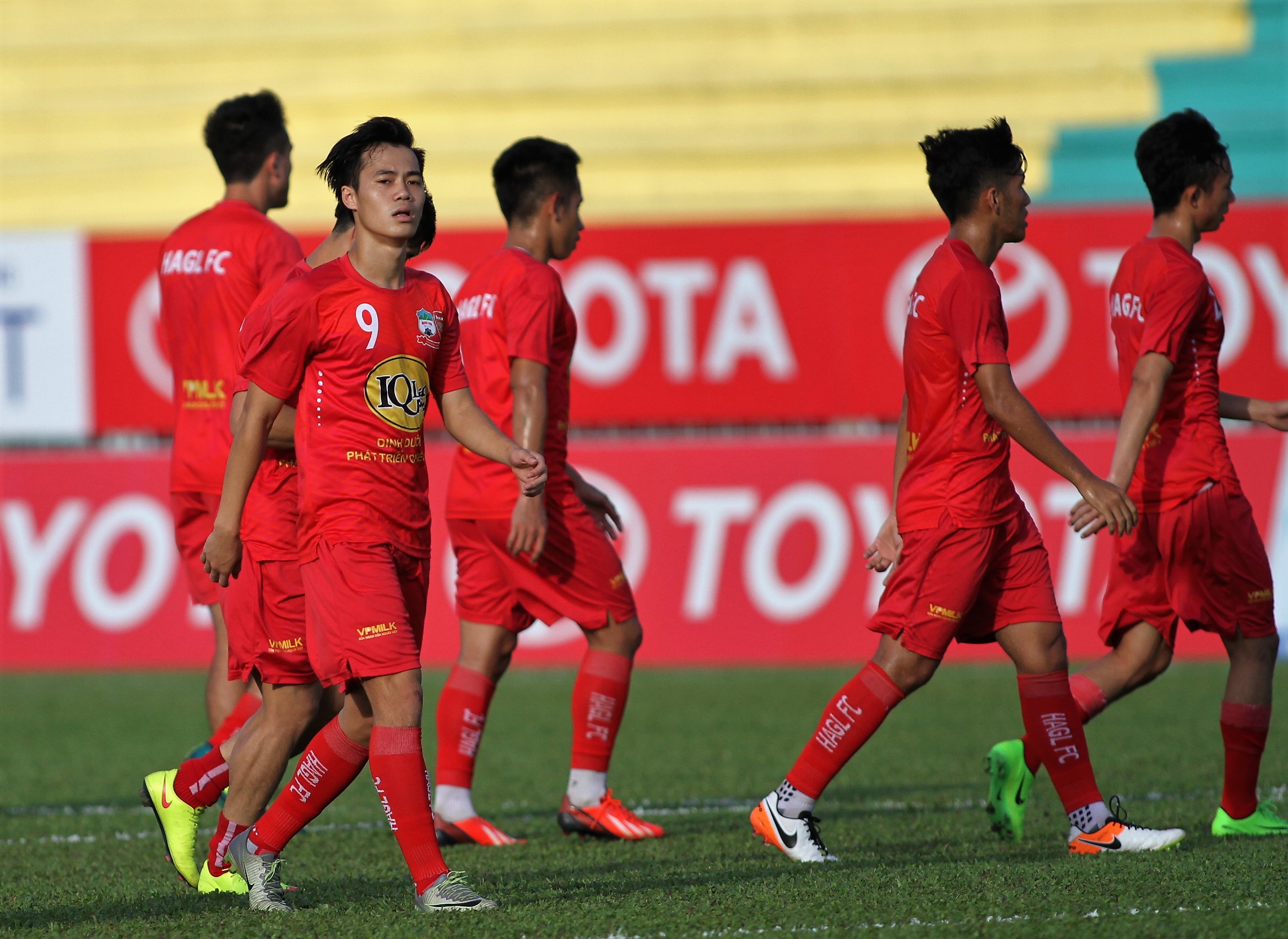 Ảnh bài viết "Sao" HAGL ra mắt buồn ngày Hữu Thắng "vi hành" phố núi