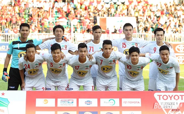 Hy vọng với sự rèn dũa của HLV Nguyễn Quốc Tuấn, cùng sự nỗ lực không ngừng của chính bản thân mình, Châu Ngọc Quang sẽ là một trong những trụ cột chính của HAGL ở tương lai không xa. Ảnh: Duy Anh.