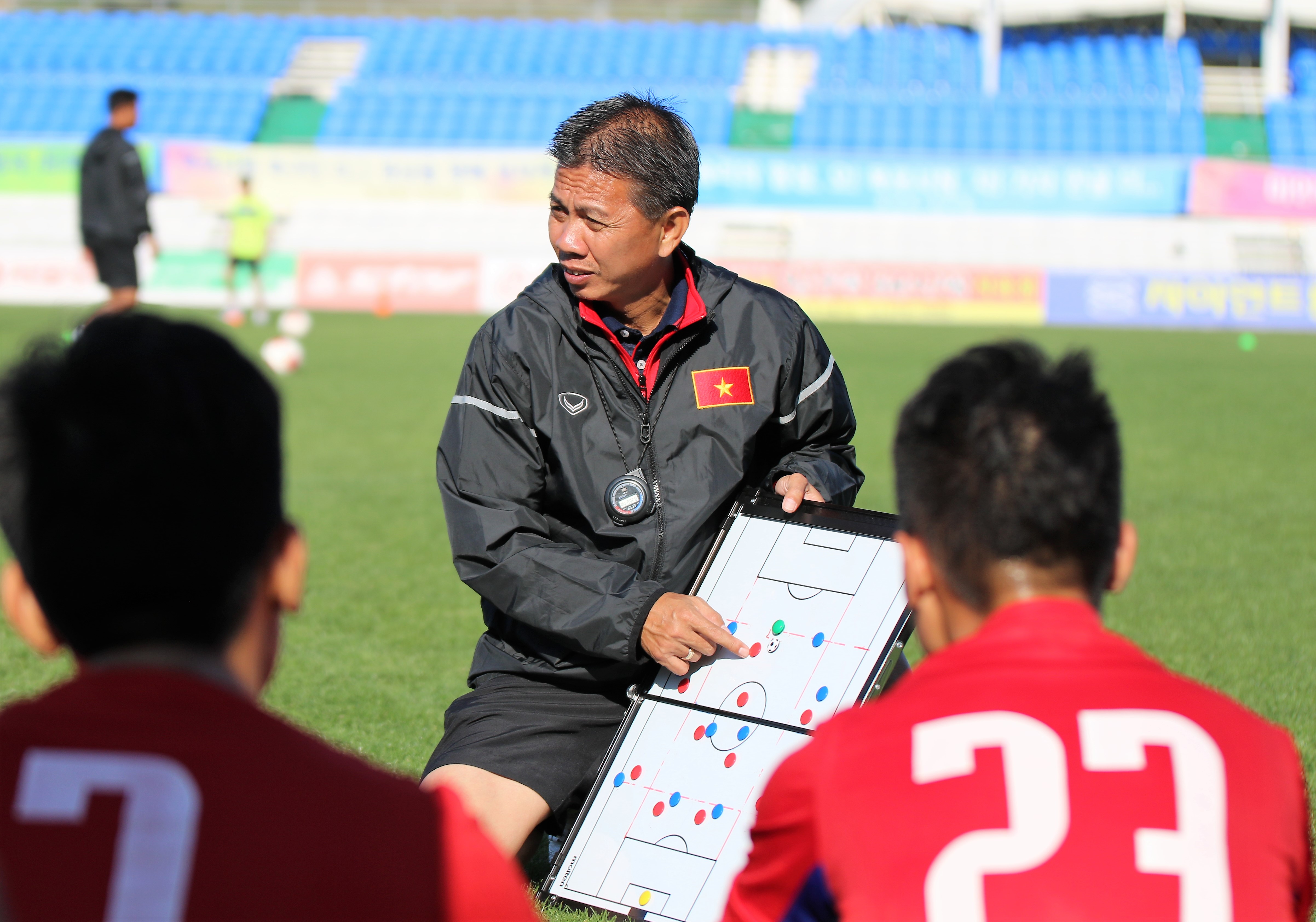 Vào lúc 18h00 chiều nay (giờ Hàn Quốc) U20 Việt Nam sẽ có buổi tập đầu tiên tại Cheonan (Hàn Quốc). Ảnh: VFF.