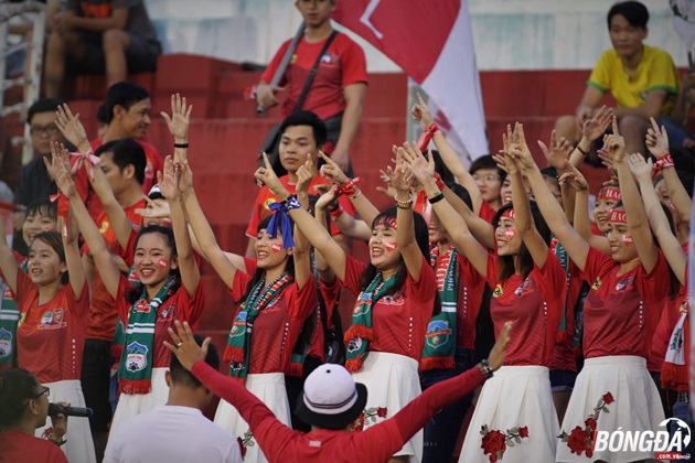 Ảnh bài viết HAGL thua dưới sân, CĐV phố núi thắng trên khán đài 