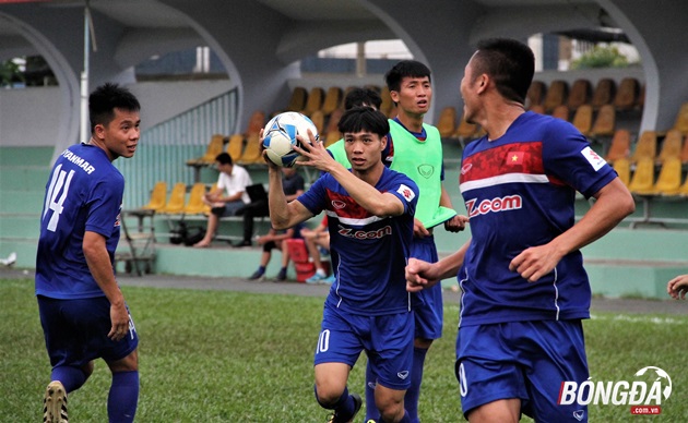 Sau hai lượt trận tại bảng I vòng loại U23 châu Á, thầy trò HLV Hữu Thắng có hai trận thắng được 6 điểm và đang xếp đầu bảng.