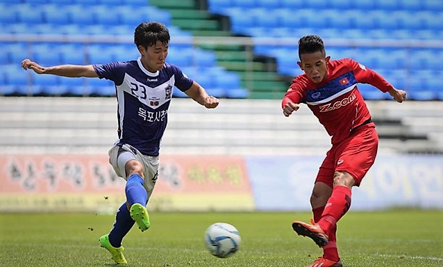 Hồng Duy và Đức Chinh lập cú đúp giúp U22 Việt Nam có chiến thắng 4-1 trước CLB Mokpo FC.
