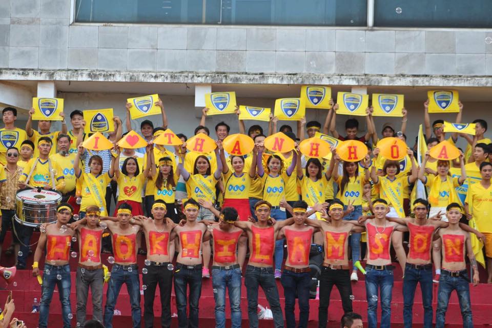 CĐV Thanh Hóa luôn nóng bỏng, nhiệt huyết và cực kỳ chuyên nghiệp trên khán đài.