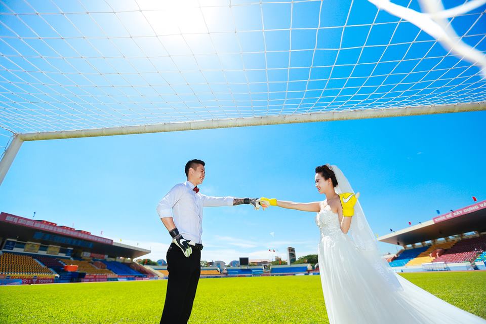 Dù khó khăn gian khổ như thế nào anh vẫn không lùi bước, anh sẽ mãi yêu em đó là những gì Hoài Anh muốn nói với tân nương của mình.