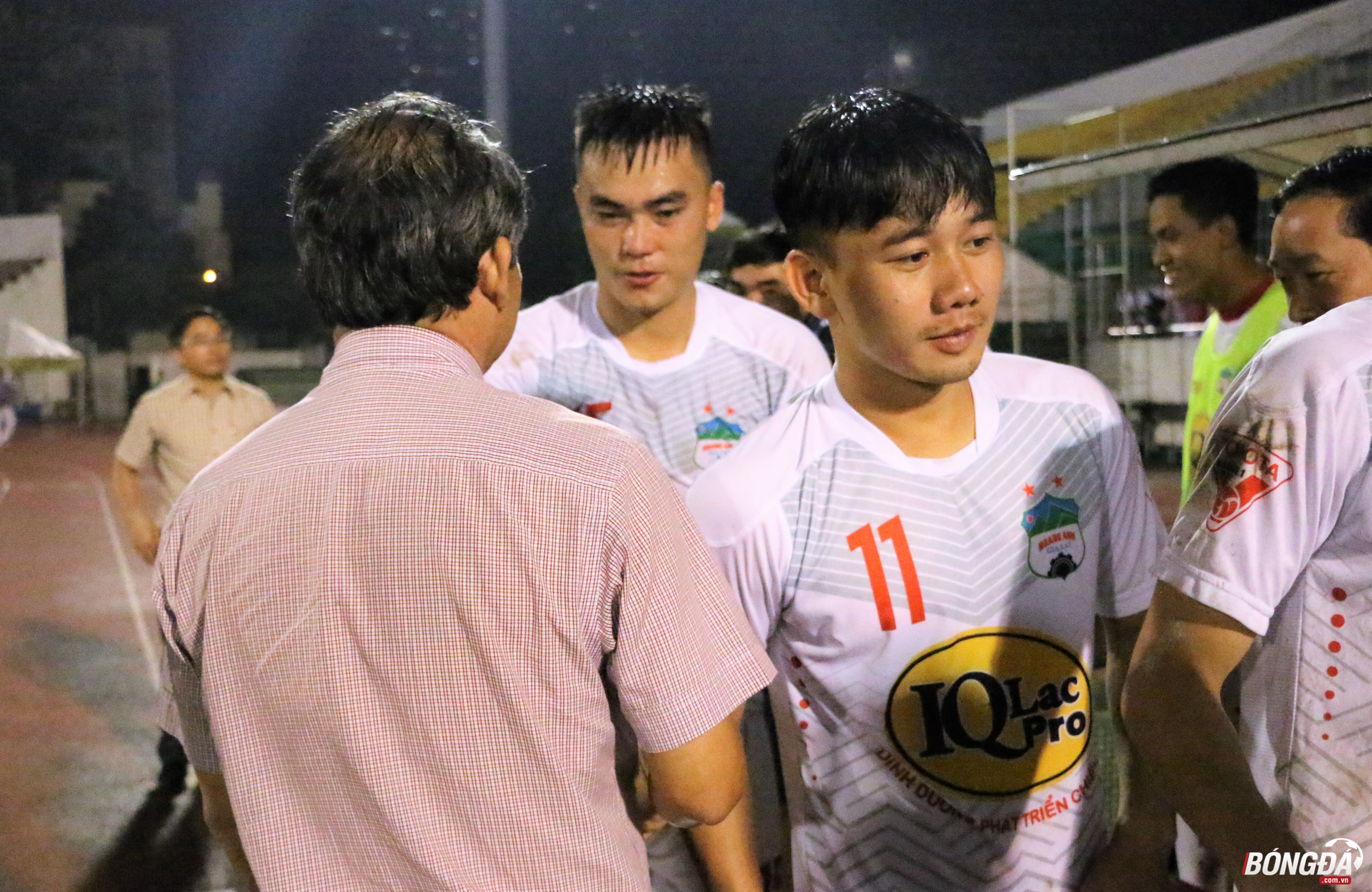 Như vậy, sau khi thay tướng ở 3 vòng đấu gần đây CLB HAGL đã liên tiếp bất bại với 2 trận thắng và 1 trận hòa. Ảnh: Đình Viên.