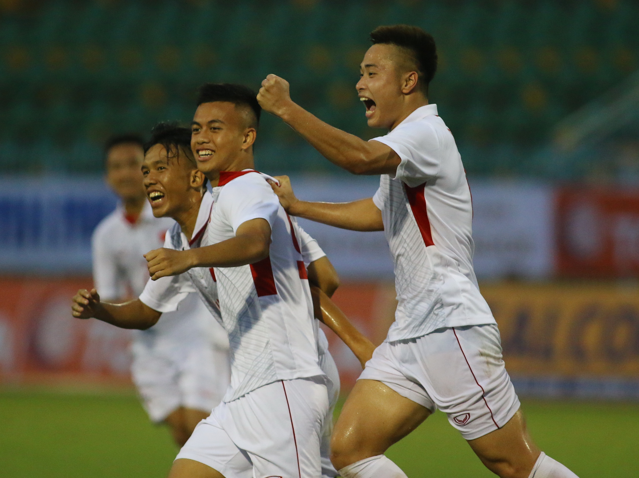 Ảnh bài viết Khắc Khiêm đánh đầu đẳng cấp gỡ điểm cho U19 Việt Nam