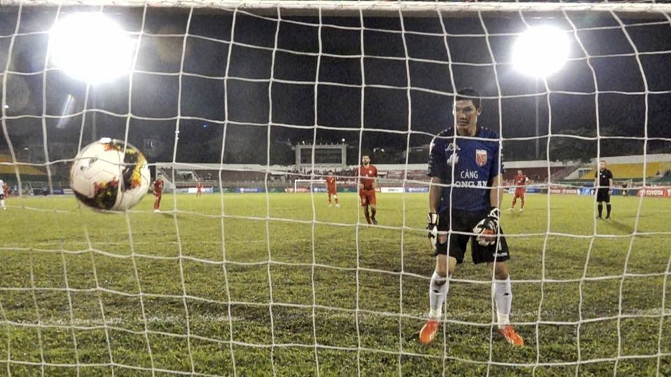 Minh Nhựt cầu xin sự tha thứ từ ban kỷ luật VFF, vì anh còn gánh nặng gia đình sau hành vi thiếu chuyên nghiệp ở V-League 2017.