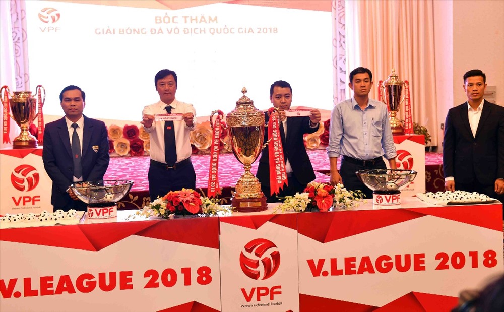 Ảnh bài viết Bầu Tú ra tay: CHỐT vụ bản quyền truyền hình V-League 2018