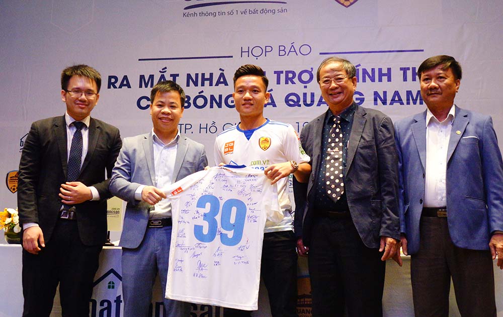 Quảng Nam FC ra mắt nhà tài trợ chính thức V-League 2018.