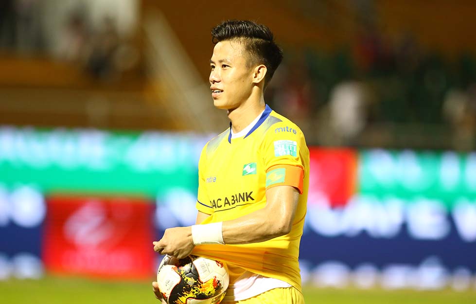 Quế Ngọc Hải hy vọng đội nhà giành chiến thắng để làm quà tặng người hâm mộ. Ảnh: Đình Viên.