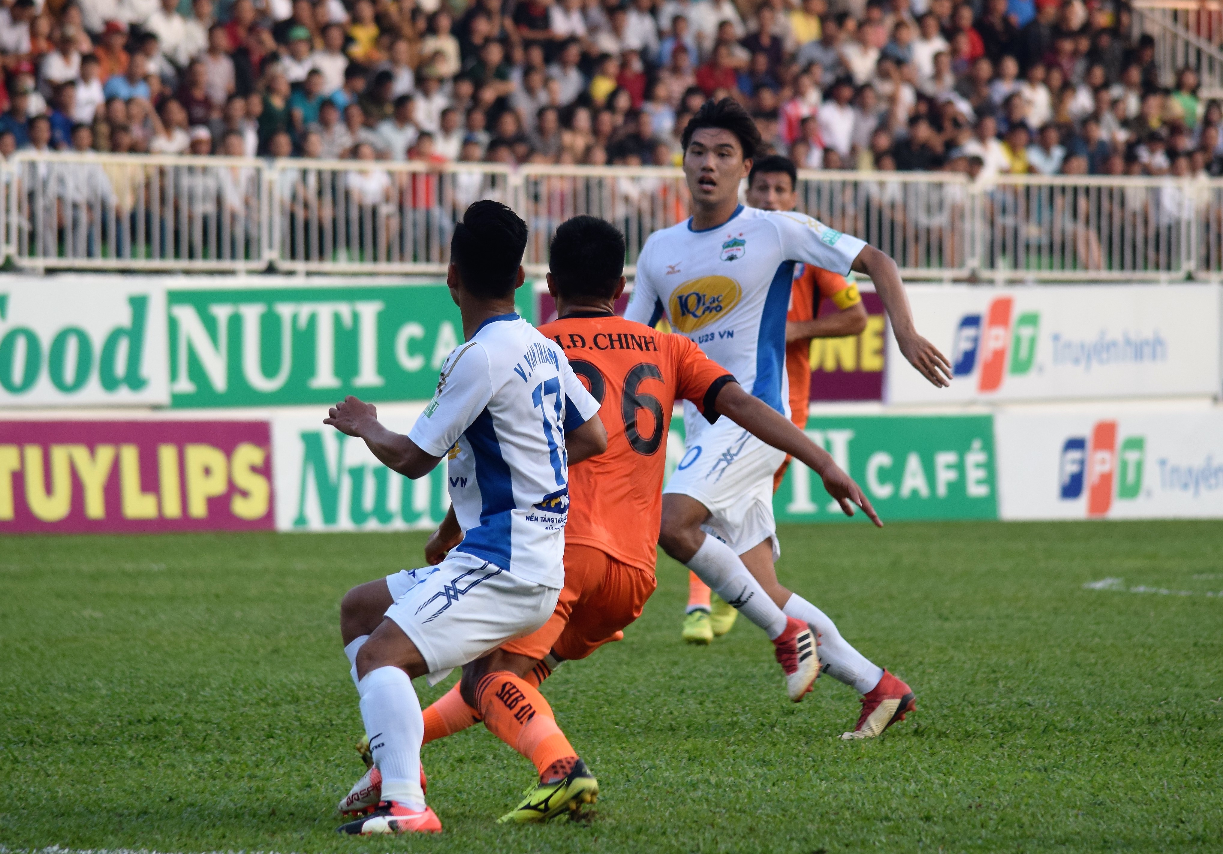 HAGL giành trọn 3 điểm trước SHB Đà Nẵng khi giành chiến thắng thuyết phục 2-0. Ảnh: Viết Định.