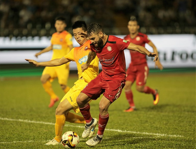 Trận đấu giữa chủ nhà TP.HCM và Hải Phòng diễn ra ở vòng 6 V-League 2018 trên sân Thống Nhất.