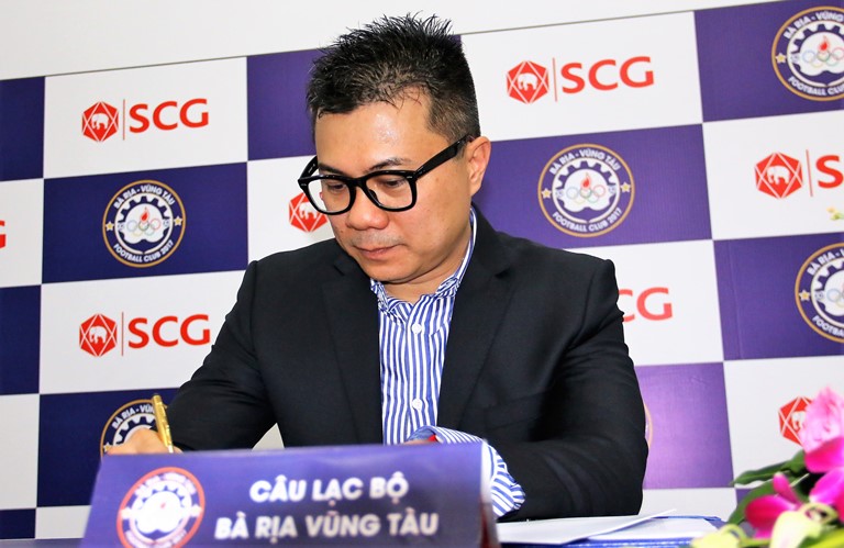 Ông Ngô Ngọc Hiếu – Giám đốc điều hành CLB bóng đá Bà Rịa Vũng Tàu tại buổi lễ ký kết. Ảnh: Đình Viên.