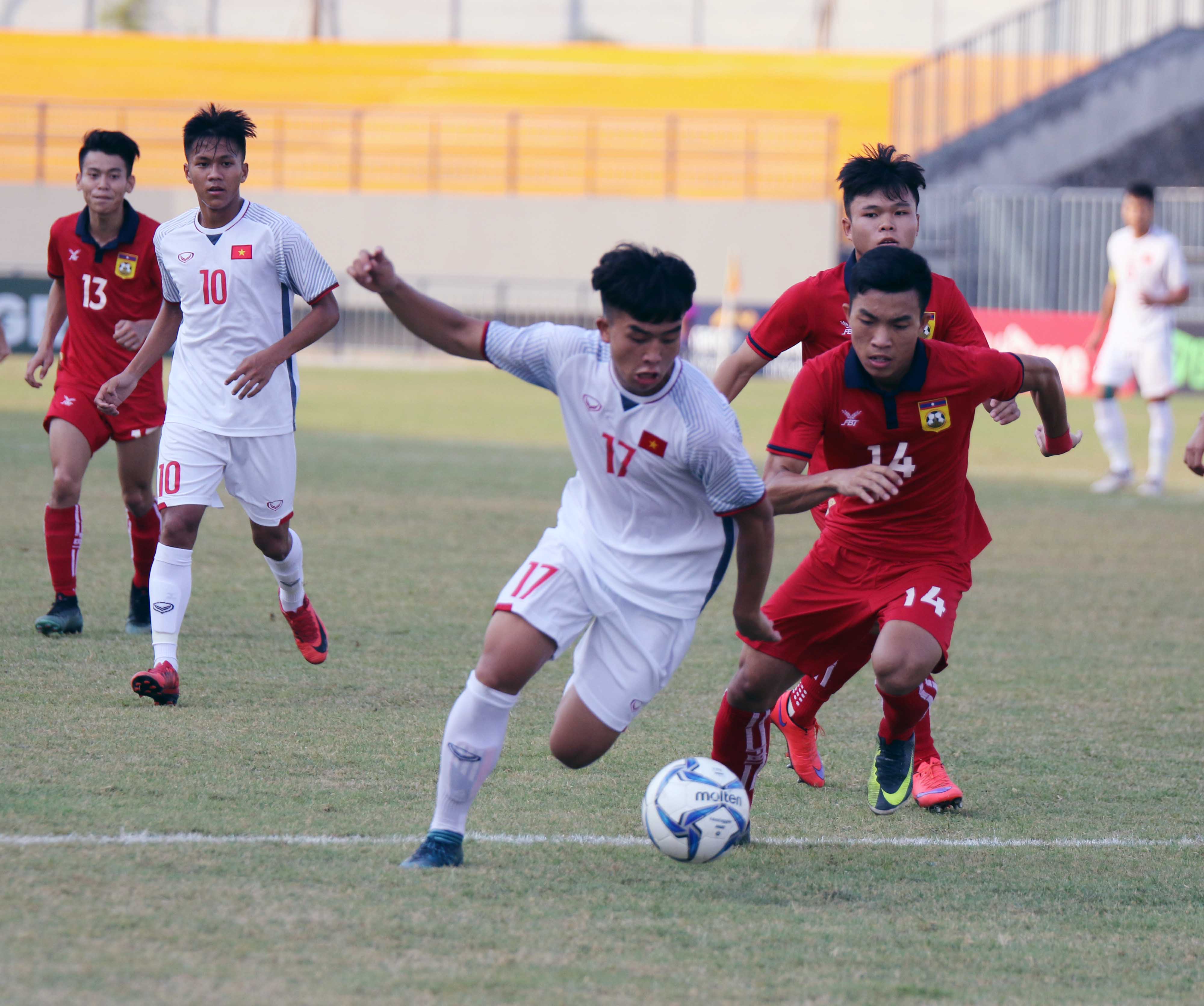 U19 Việt Nam dù có 3 thất bại nhưng đã tụt xuống vị trí thứ 3 trên bảng xếp hạng. Ảnh: Nhật Đoàn.
