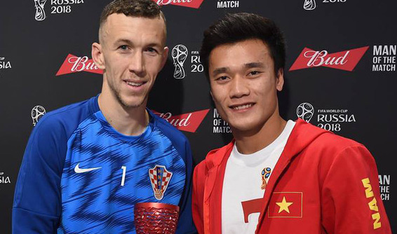 Ảnh bài viết Tiến Dũng U23 trao giải cầu thủ xuất sắc trận bán kết World Cup 2018