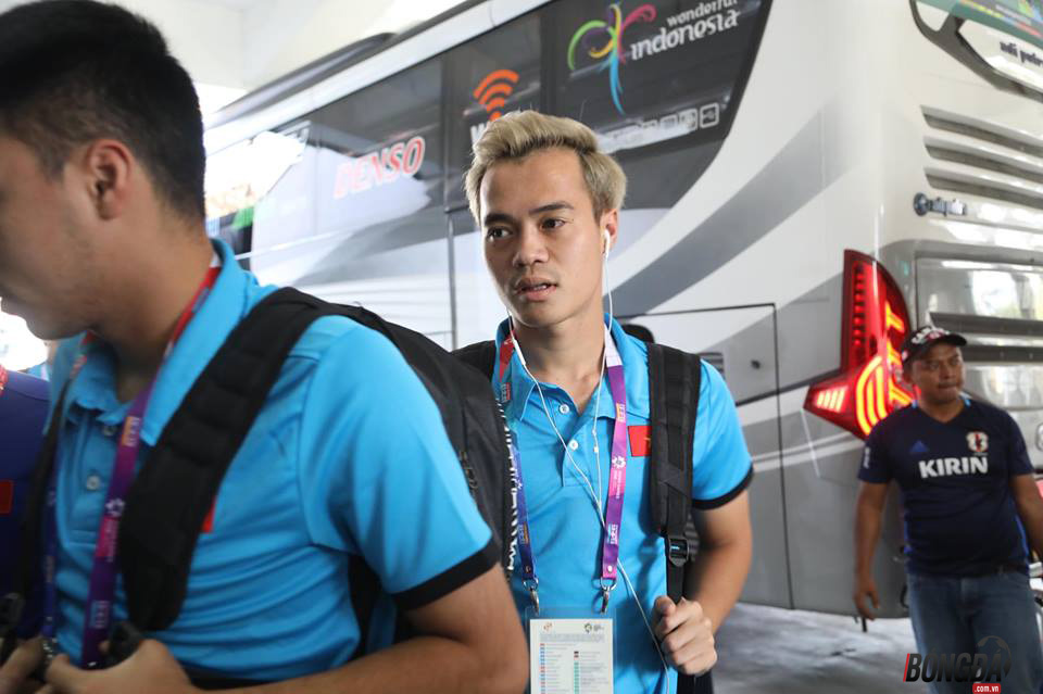 Văn Toàn lần đầu tiên cùng Đức Chinh đá chính ở ASIAD 2018.