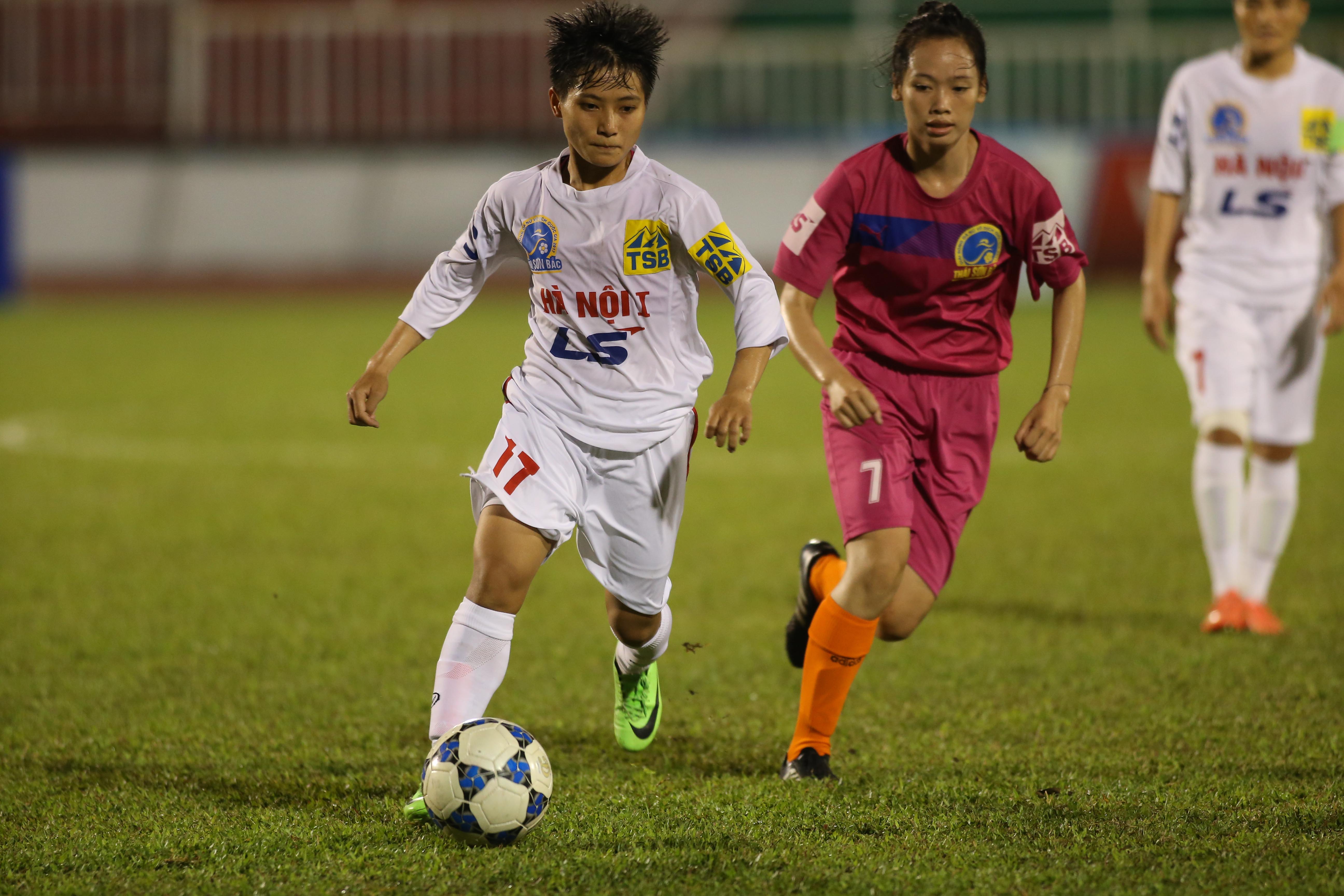 Các cô gái Hà Nội đang cho thấy sức mạnh vượt trội ở giải đấu năm nay.