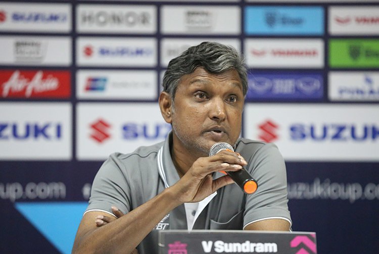 Ảnh bài viết HLV ĐT Lào: “Việt Nam quá mạnh, họ là ứng cử viên vô địch"