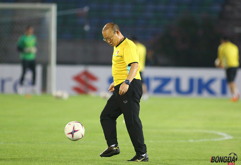 Pha khống chế bóng khá gọn gàng của thầy Park trên sân cỏ. HLV Park Hang-seo cũng luôn tạo ra tiếng cười với các học trò, đồng nghiệp trên sân.