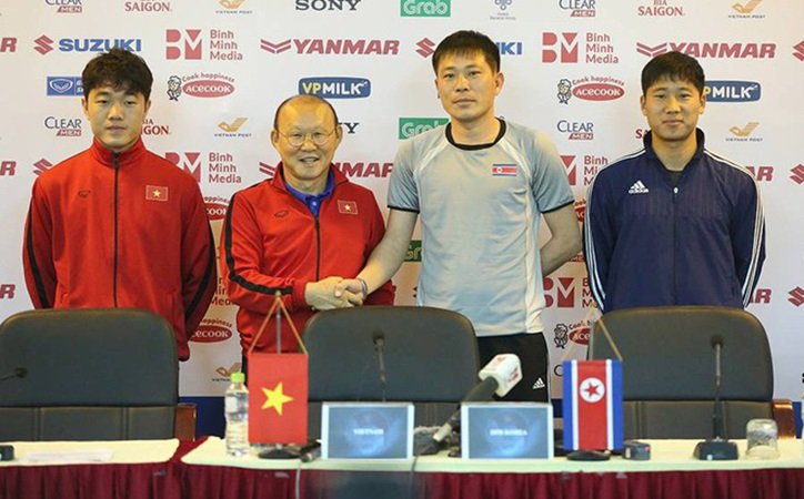 HLV Park Hag-seo căn dặn học trò không được ngủ quên trên chiến thắng.