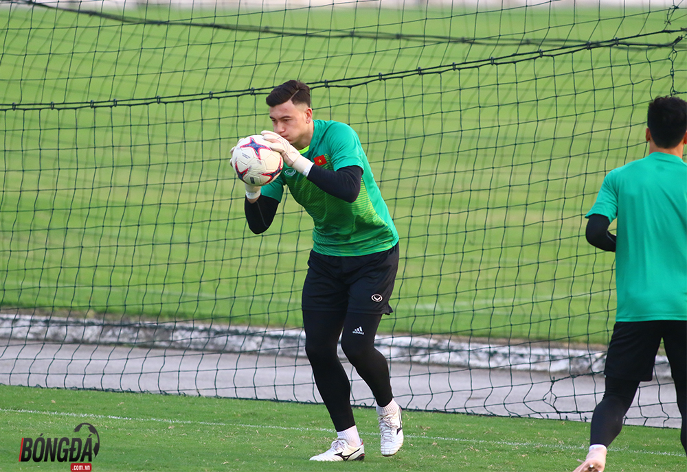 Ảnh bài viết Gia nhập đội bóng "triệu đô" Thái Lan, Văn Lâm đền bù hợp đồng bao nhiêu?