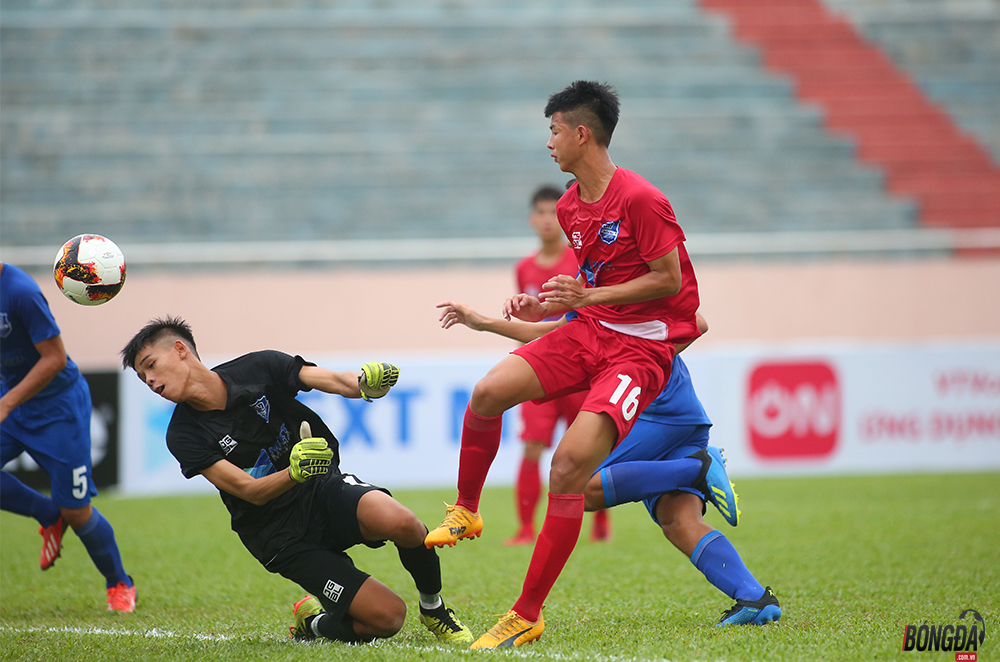 Đội bóng chơi tốt hơn U17 Viettel đã có bàn thắng khai thông thế bế tắc. Vũ Bá Hải Dương đã có pha chạm bóng tinh tế đánh bại thủ môn Tây Ninh mang về bàn thắng duy nhất của trận khai mạc.