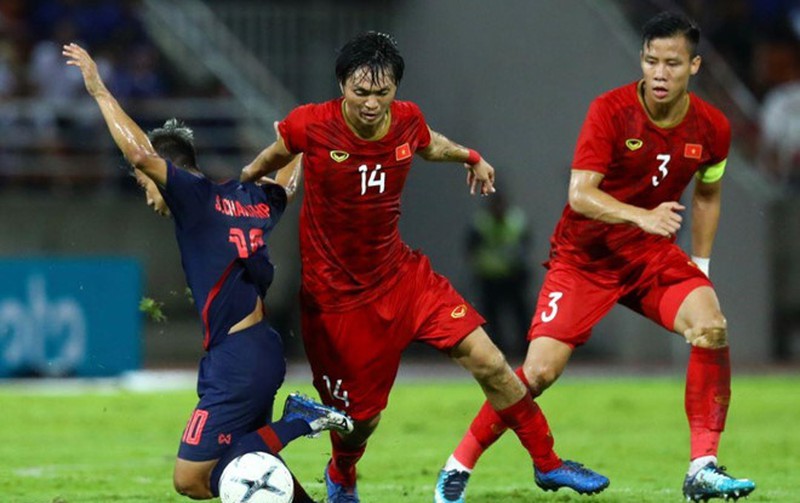 Tuấn Anh có trận đấu cực hay trước Voi chiến khi khóa chặt "Messi Thái" giúp ĐT Việt Nam giữ sạch lưới.