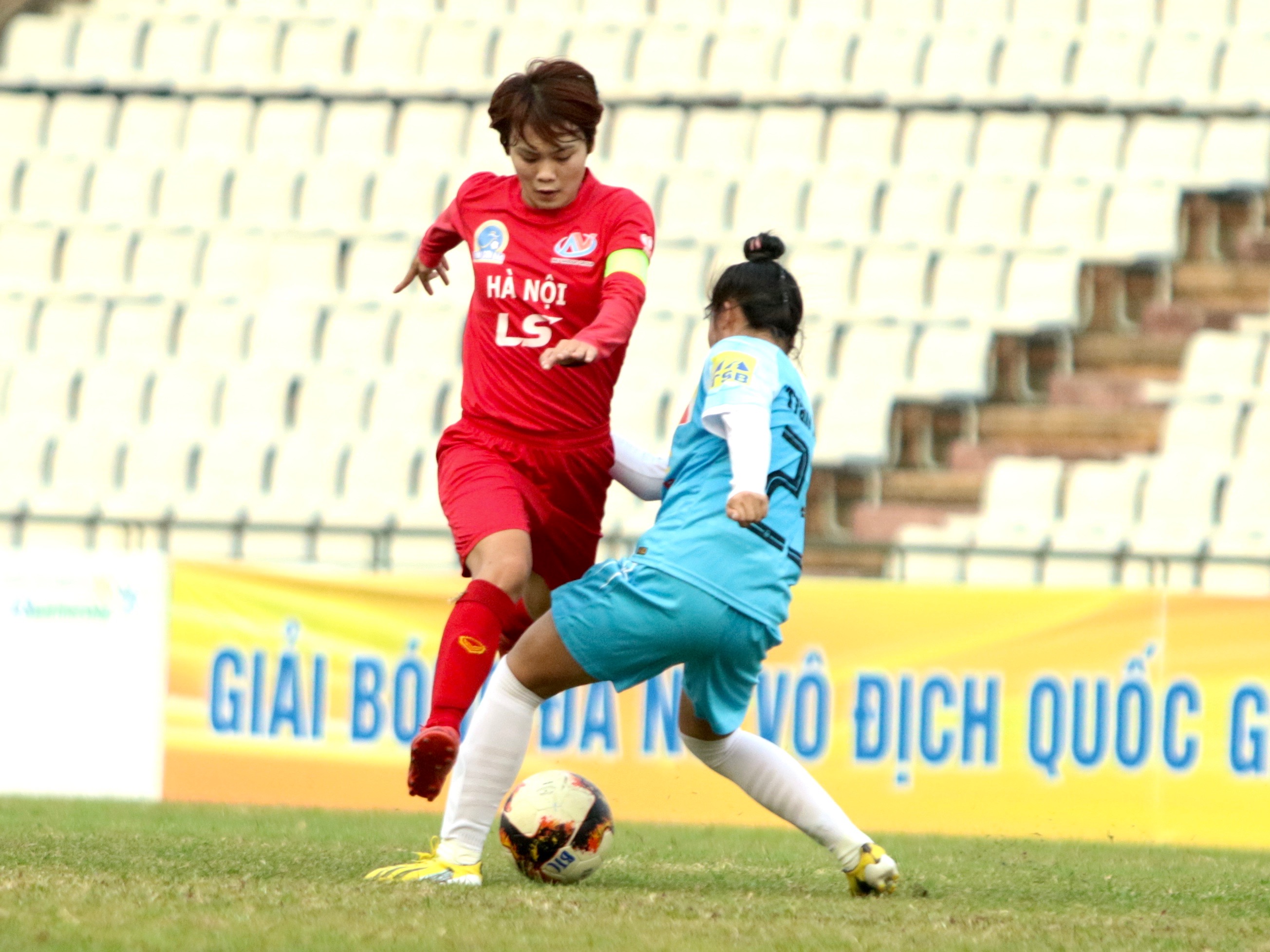 Đánh bại Sơn La 6-0, Hà Nội kém đội nhì bảng PP Hà Nam đúng 1 điểm. Ảnh: Thái Sơn.