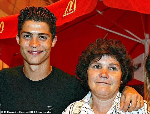 Ảnh bài viết Ngôi đền huyền thoại (Kỳ 1): "Cristiano Ronaldo đã trở thành một thợ xây nếu không có tài năng bóng đá"