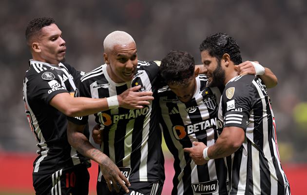 Ảnh bài viết Hulk kiến tạo bằng... gáy, Atletico Mineiro đặt một chân vào chung kết Copa Libertadores