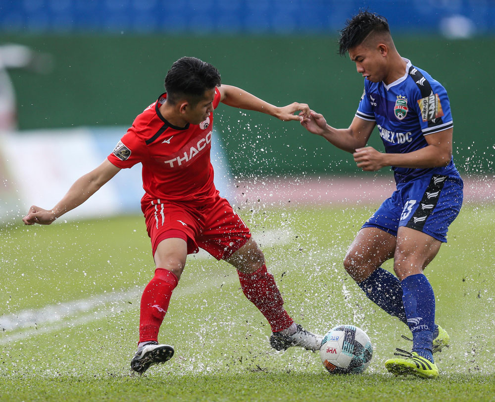 Nguyễn Phong Hồng Duy (HAGL) có thể được chọn thay Đoàn Văn Hậu bị chấn thương. Ảnh: VPF.