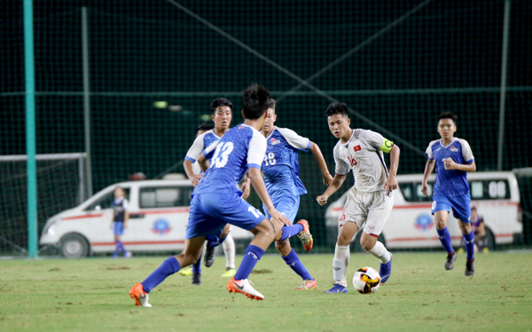 U16 Việt Nam có thế trận một chiều trước U16 Mông Cổ. Ảnh VFF.