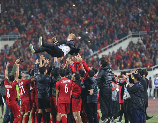 Thầy Park vô địch AFF Cup 2018 cùng đội tuyển Việt Nam