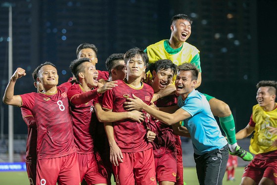 Hùng Dũng, Văn Hậu sẽ cạnh tranh danh hiệu Quả bóng vàng Nam năm 2019 cùng Hải "con"