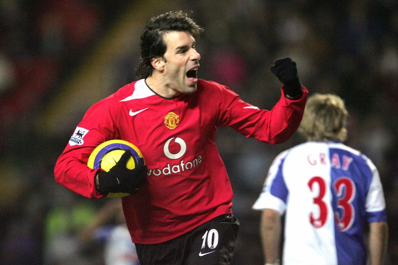 Van Nistelrooy ghi 150 bàn sau 219 trận cho Quỷ đỏ.
