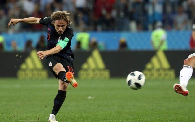 Còn nhạc trưởng Modric lại đang chơi rất vào phom.