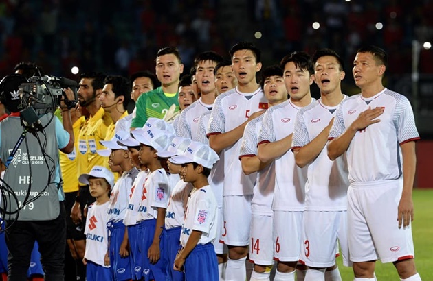 Ảnh bài viết ĐT Việt Nam và 'đôi chân' của nhà vô địch