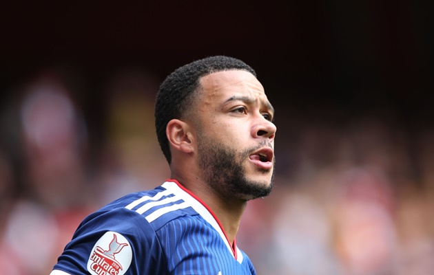 Giành thắng lợi 2-1, Lyon của Memphis Depay giành chức vô địch Emirates Cup ngay trên sân nhà của Arsenal.