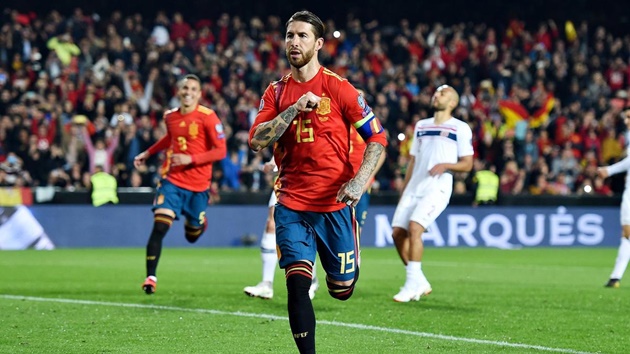 Ảnh bài viết 4 điều có thể bạn đã bỏ lỡ ở lượt trận EURO vừa qua: Sergio Ramos đi vào lịch sử!