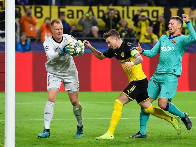 Barcelona hiện nhỉnh hơn hẳn Dortmund.