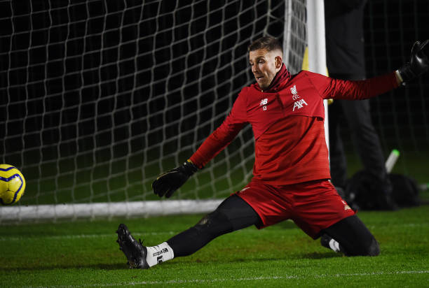 Adrian mất luôn vị trí chính thức kể từ khi Alisson Becker bình phục chấn thương. Cựu thủ thành của West Ham sẽ phải rất nỗ lực và kiên nhẫn để tìm kiếm cơ hội ra sân.