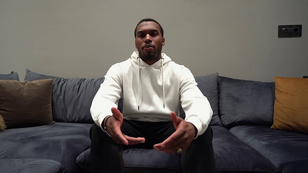 Sau nửa năm tại CLB mới, Sturridge bất ngờ nhận án phạt rất nặng từ FA. Theo đó, cầu thủ này cấm thi đấu bóng đá trên toàn thế giới cho đến tháng 6 và bị phạt 150.000 bảng sau khi vi phạm các quy định "đánh bạc" của FA.