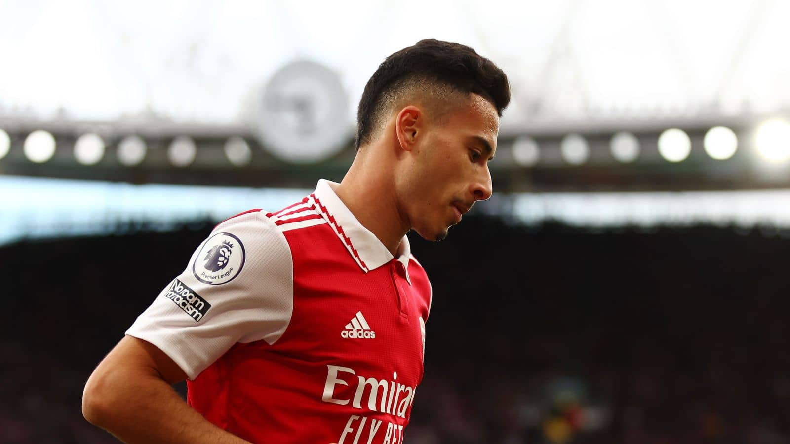 Ảnh bài viết Gabriel Martinelli sút hỏng penalty, Odegaard gửi lời nhắn