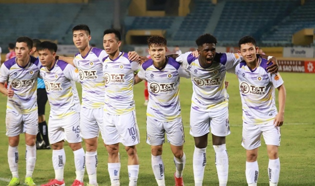 Ảnh bài viết Văn Quyết tỏa sáng giúp Hà Nội thắng đậm, tiếp tục bám đuổi Nam Định