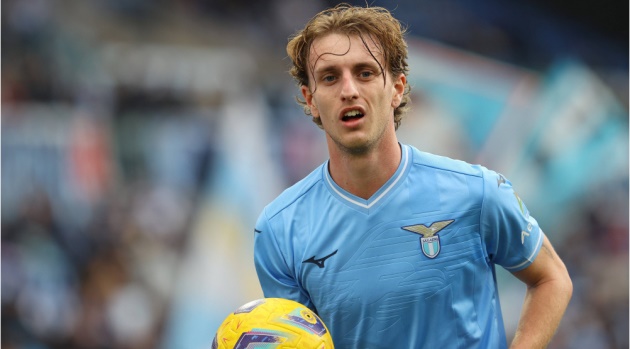 Ảnh bài viết Liverpool, Aston Villa dồn ép Rovella, Lazio lo mất trụ cột