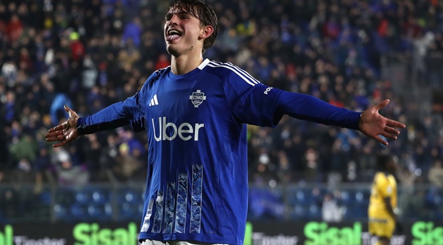 Nico Paz tỏa sáng tại Serie A